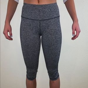VS Sport capri leggings